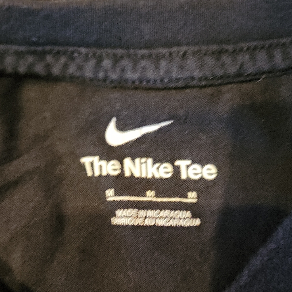 Nike Graphic Tee Bundle - Picture 3 of 5